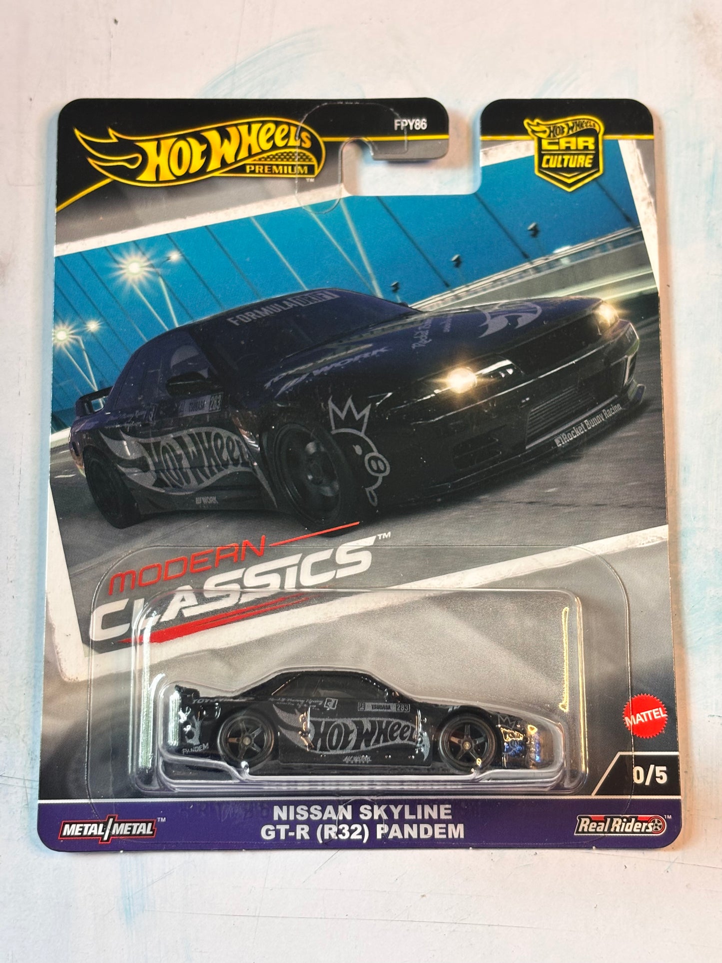 Hot Wheels Premium Modern Classics Nissan Skyline GT-R (R32) Pandem chase