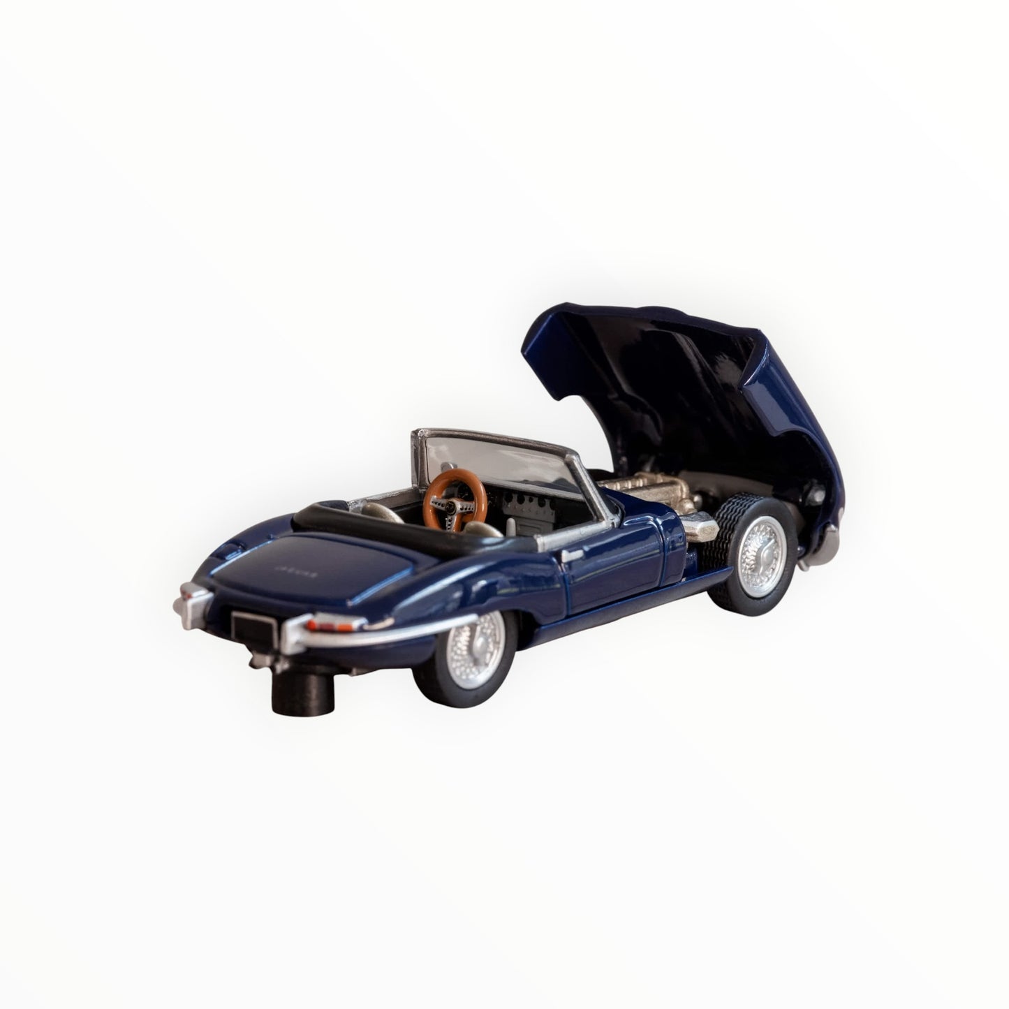 [Pre-Order Advance]: Hot Wheels x MoMA Jaguar E-Type Roadster