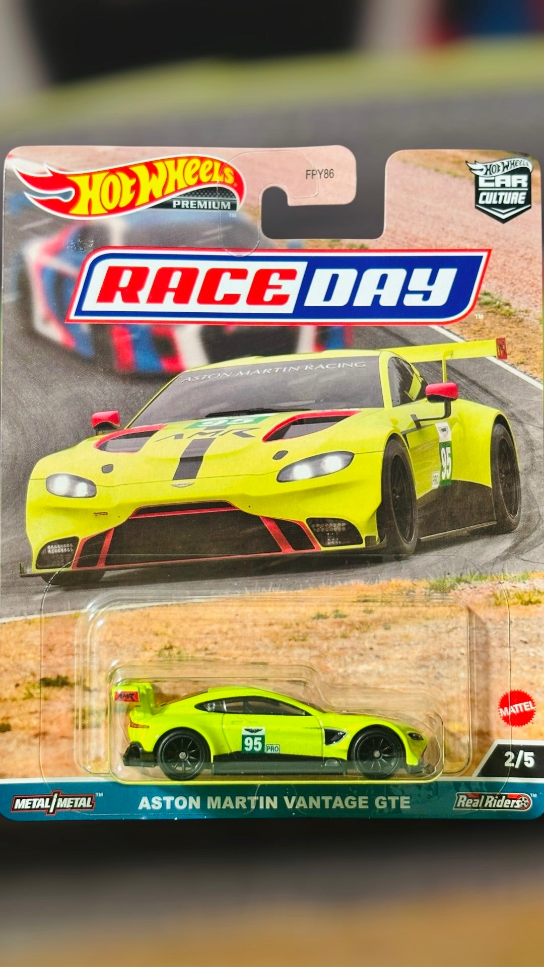 Hot Wheels Premium Race Day Aston Martin Vantage GTE