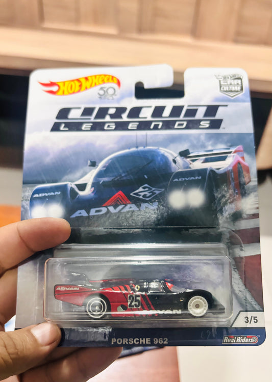 Hot Wheels Premium Circuit Legends 2018 Porsche 962