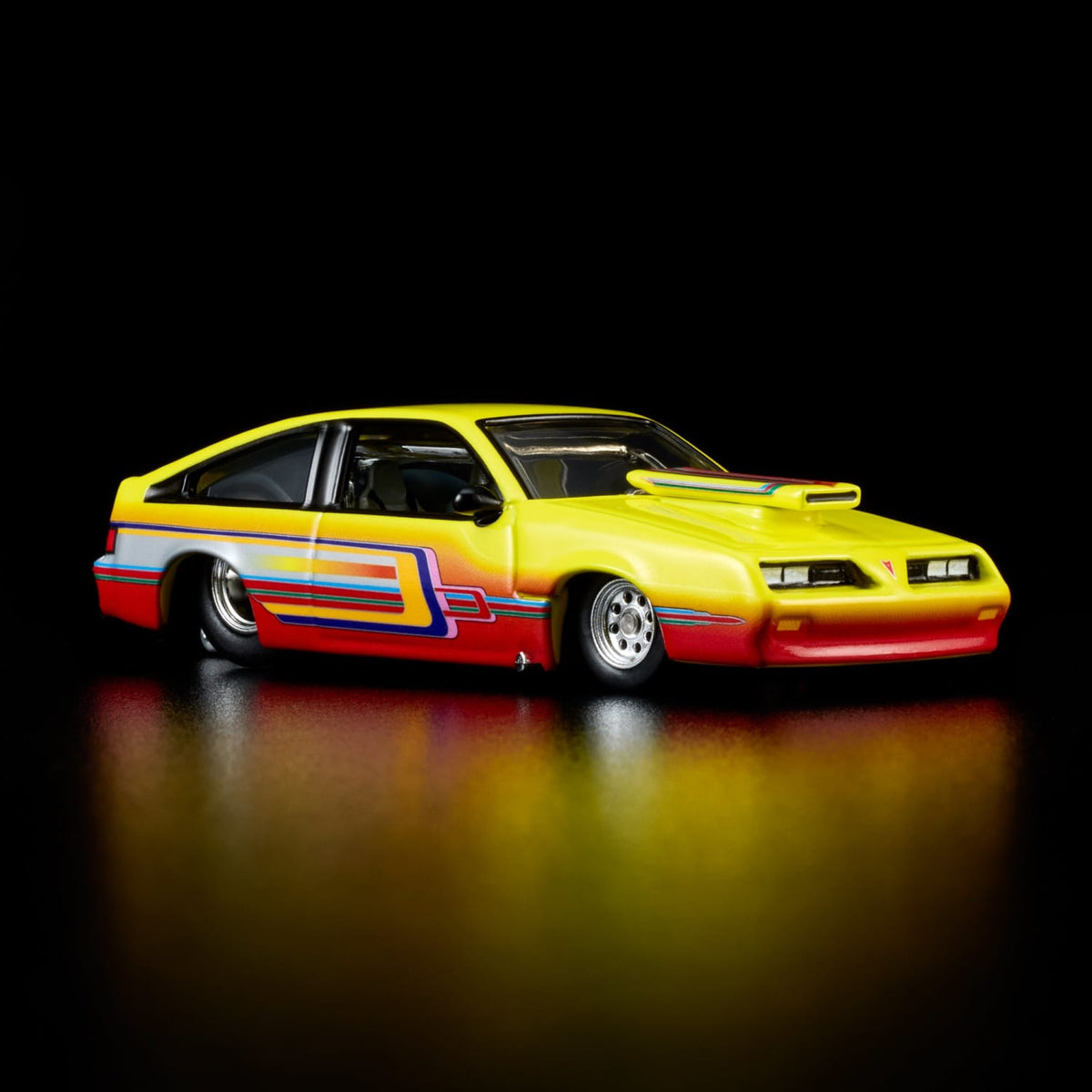 Hot Wheels RLC 1985 Pontiac J2000 1:64 diecast - DiecastYard